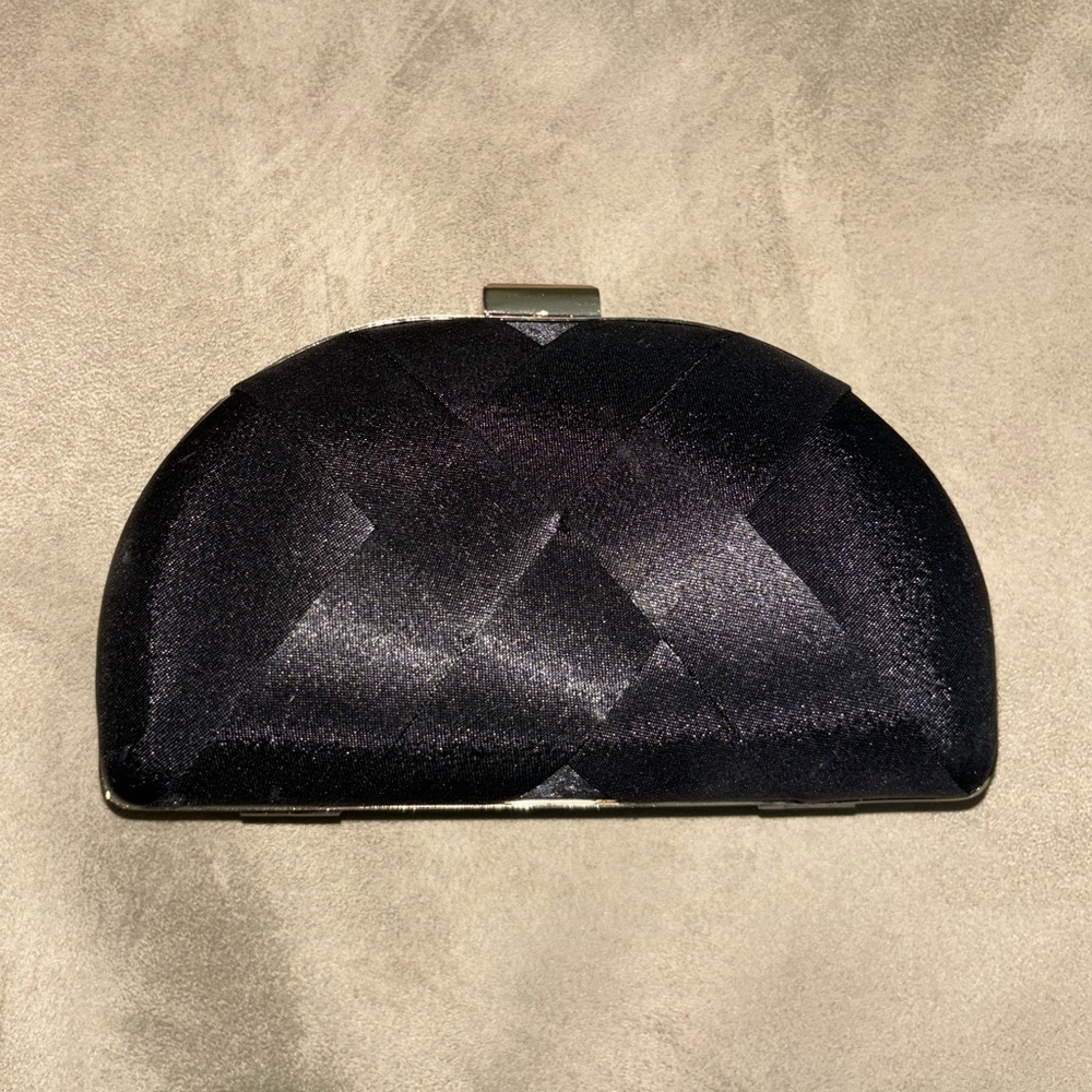 Black clutch